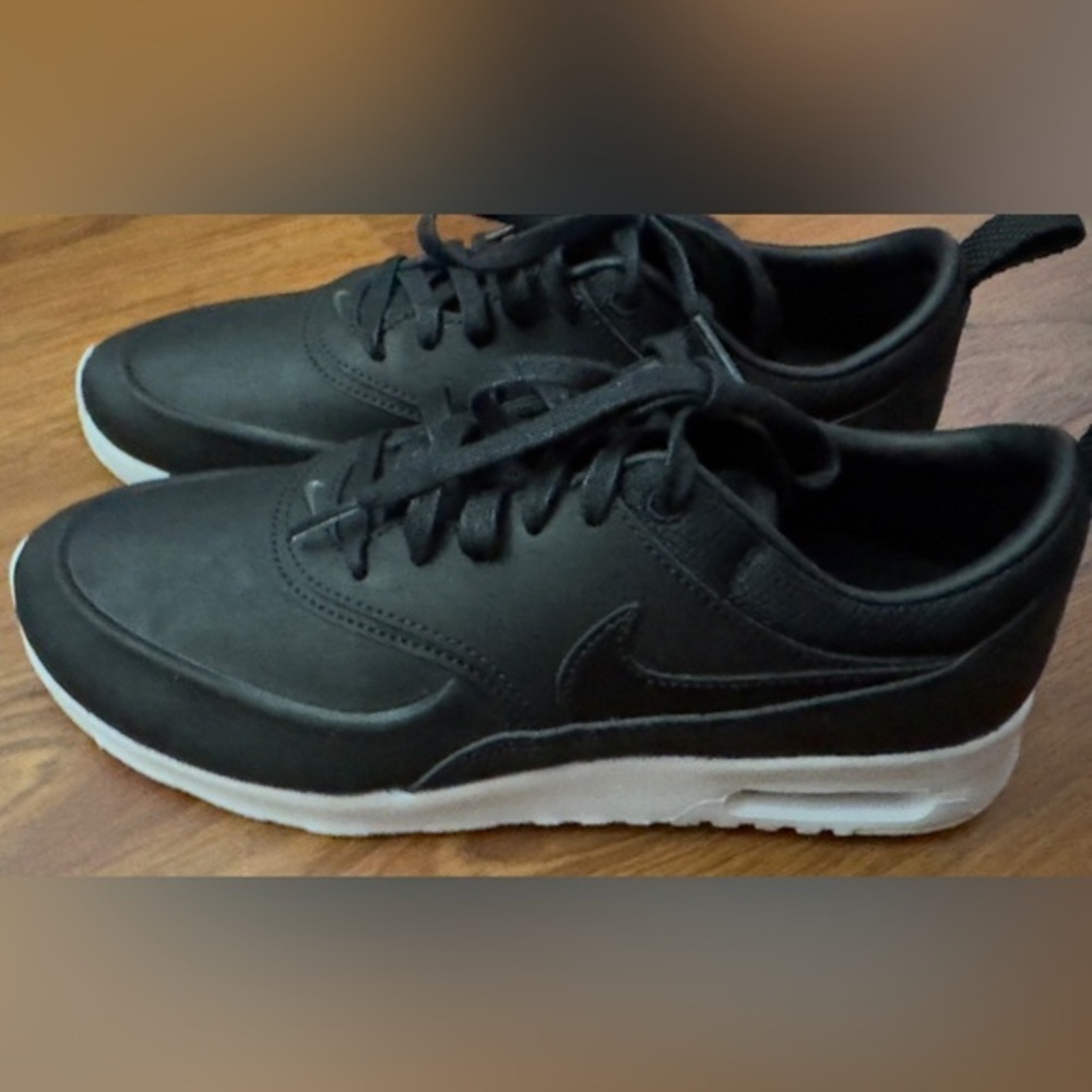 Nike Air‎ Max Thea